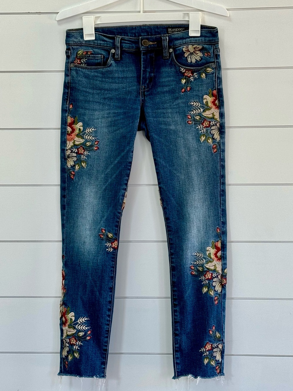 BLANKNYC Skinny Classique Floral Embroidered Jeans Size 26 Raw Hem